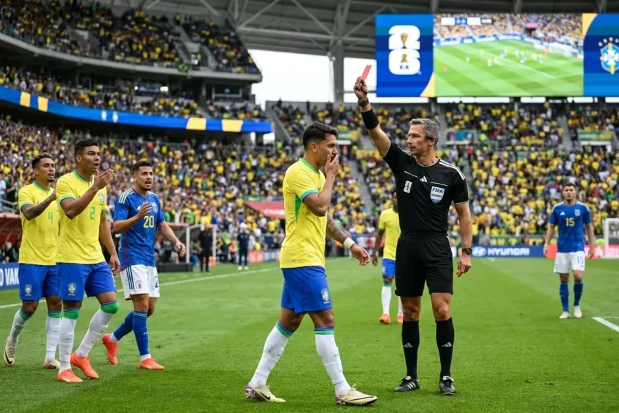 La "Ley Prestianni": la nueva regla que castiga con tarjeta roja a los jugadores que se cubren la boca en el Mundial 2026