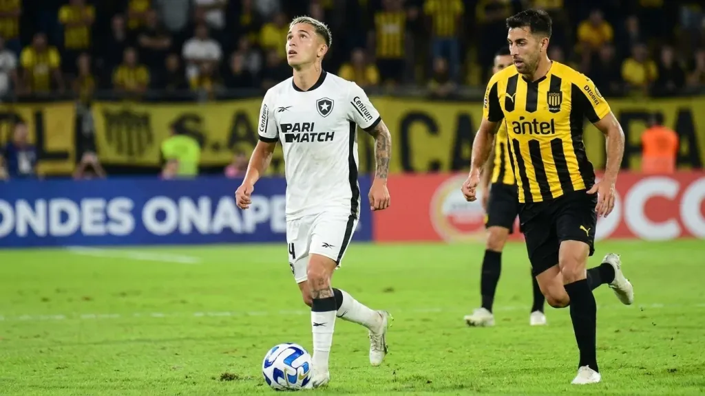 Diego Hernández reconoce acercamientos de Peñarol pero mantiene abiertas sus opciones en el exterior