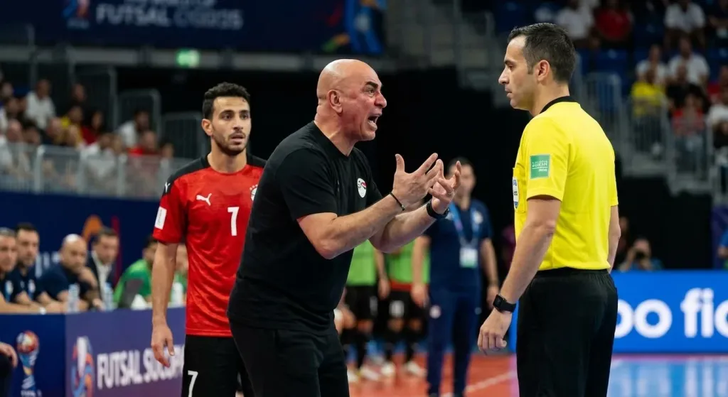 Hossam Hassan acusa injusticia arbitral tras la remontada de Argentina ante Egipto