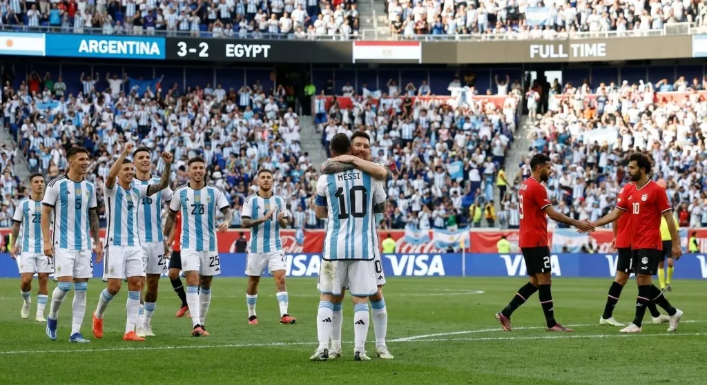Argentina derrota a Egipto 3-2 y avanza a cuartos de final del Mundial 2026 para enfrentar a Suiza