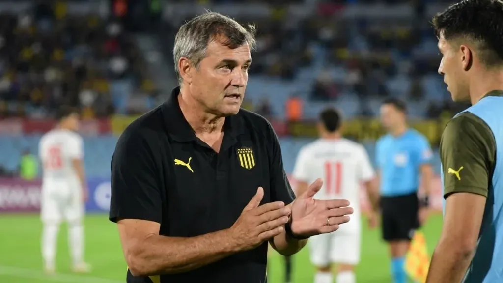 Diego Aguirre conforme con el plantel de Peñarol pero abierto a incorporaciones puntuales