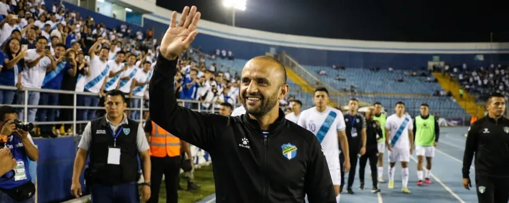 "El Moyo" Contreras cierra su carrera en cancha