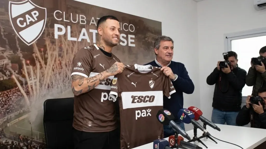 Platense incorpora al delantero Nicolás "Diente" López procedente de Nacional