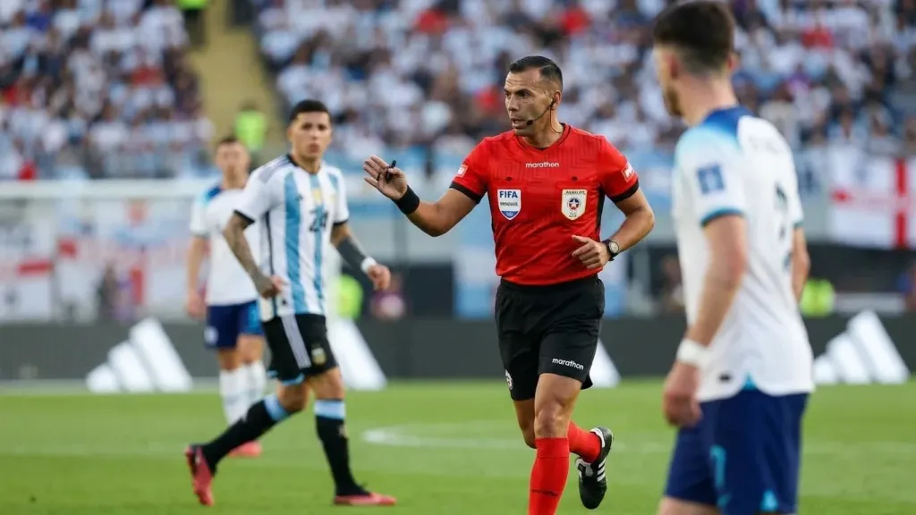 Juan Lara es designado AVAR en la semifinal del Mundial entre Argentina e Inglaterra