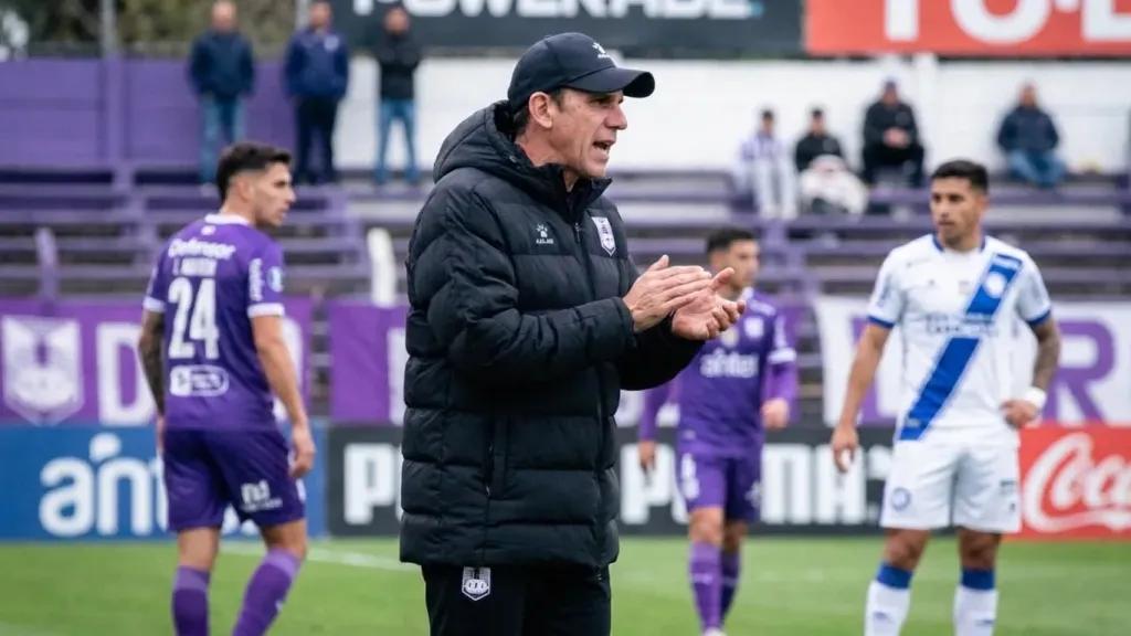 Larriera debuta en Defensor con empate 1-1