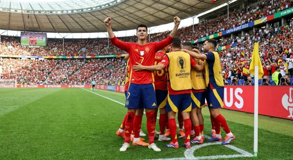 Ferran Torres signs with Paris Saint-Germain after leaving Barcelona
