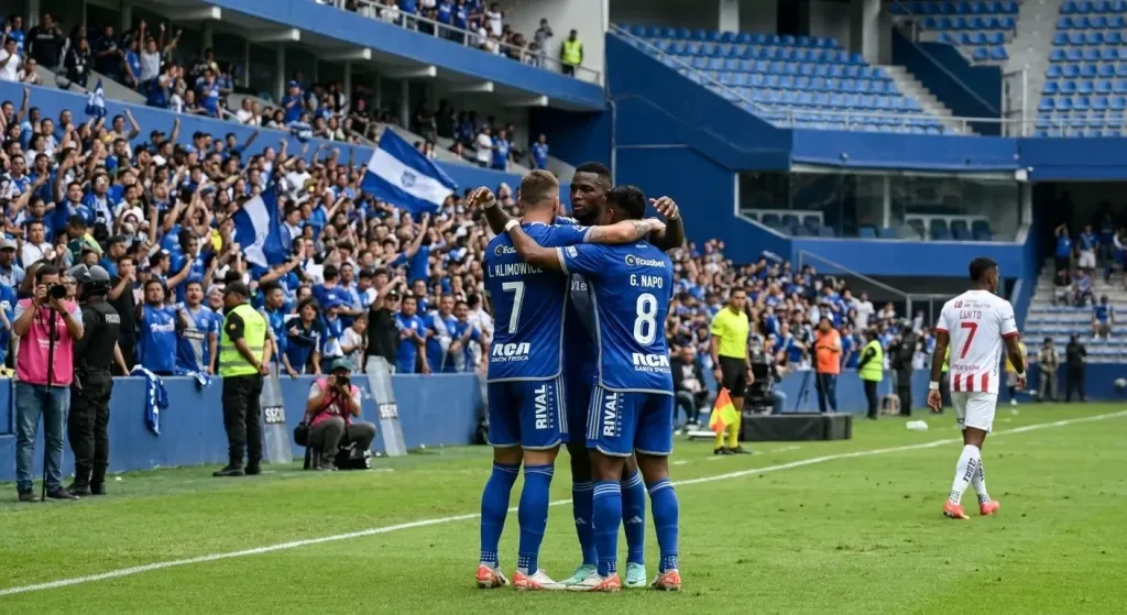 Liga de Quito Hosts Emelec Looking to Close In on Second Place in the Ecuabet League