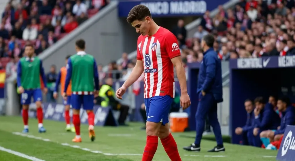 Julián Álvarez Wants Out of Atlético, but Barcelona Is His Only Option and the Club Refuses to Deal