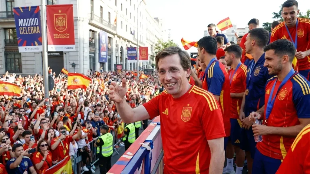 Madrid's Mayor to Julián Álvarez: Score Goals, Not Apologies