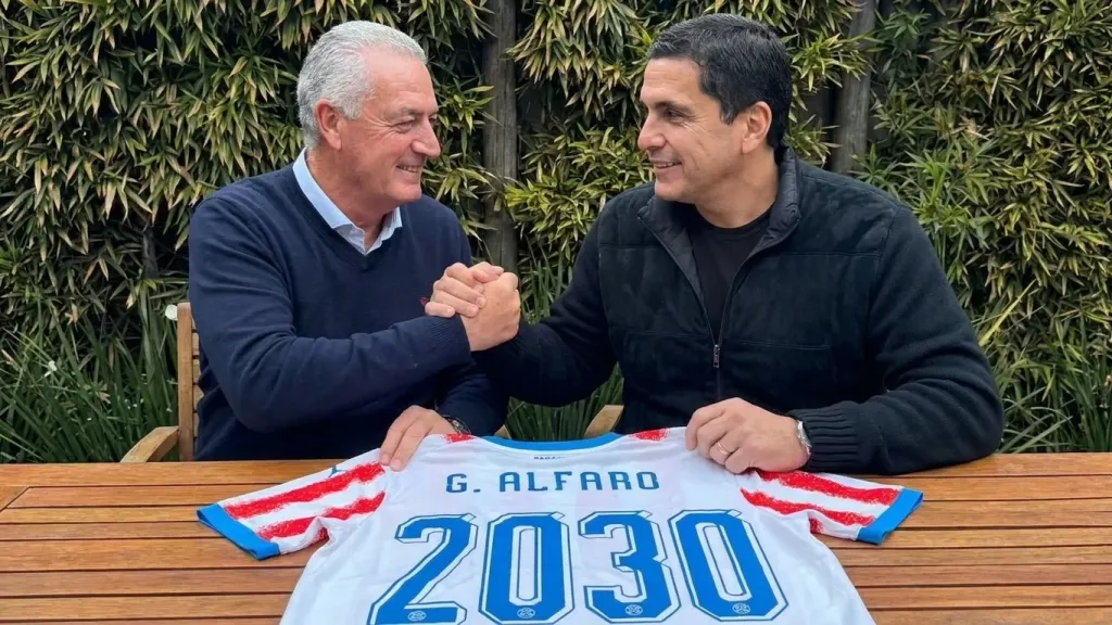 Paraguay extends Gustavo Alfaro's contract through the 2030 World Cup after reaching the Round of 16 in Qatar