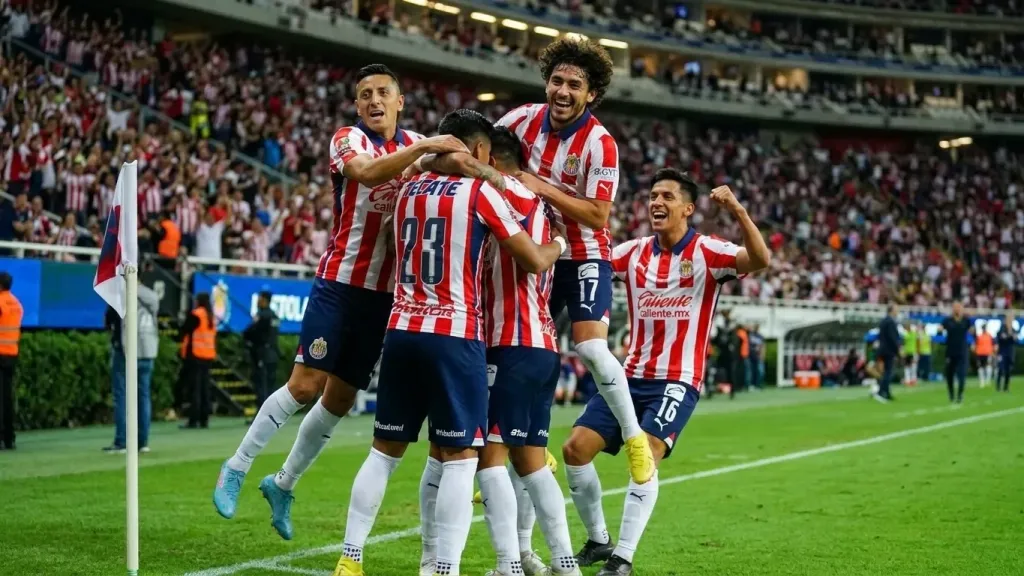 Chivas Rides Two Blowout Wins Into Clásico Nacional as League Leader, América Looks to Bounce Back After 4-3 Loss to Cruz Azul