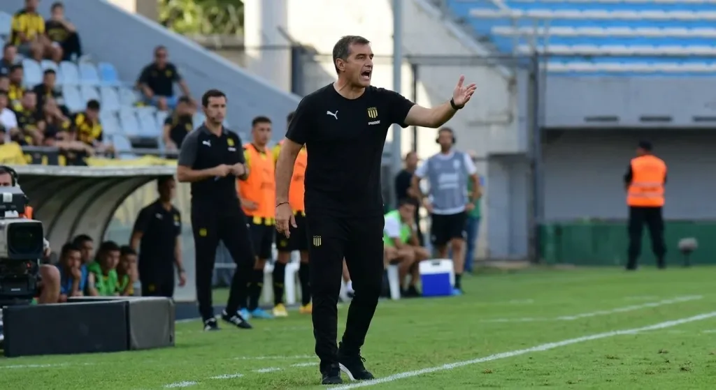 Peñarol grinds out win over Cerro as Aguirre praises Jaime's magic touch