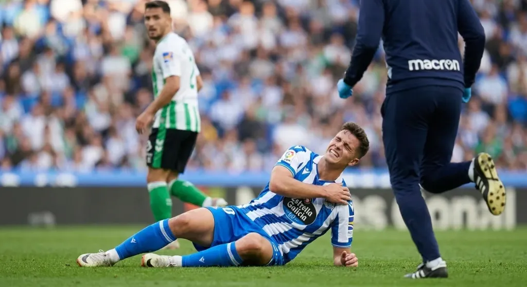 Marc Casadó breaks collarbone against Betis, undergoes surgery
