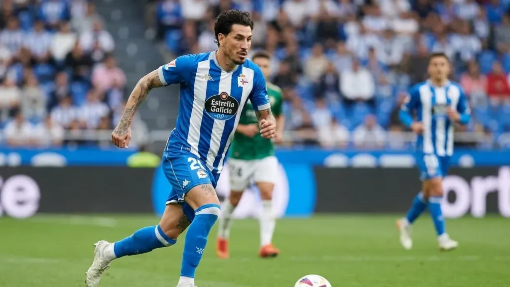 Giménez encuentra en La Coruña un pedazo de Uruguay y suma minutos con el Dépor