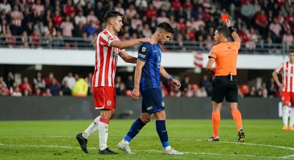 Agustín Álvarez Martínez pidió disculpas por su expulsión en Talleres y lamentó perderse el clásico ante Belgrano