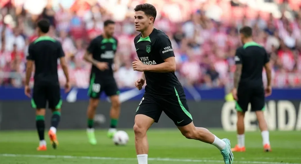 Barcelona sets conditions for a Julián Álvarez signing in January: sell first, then buy