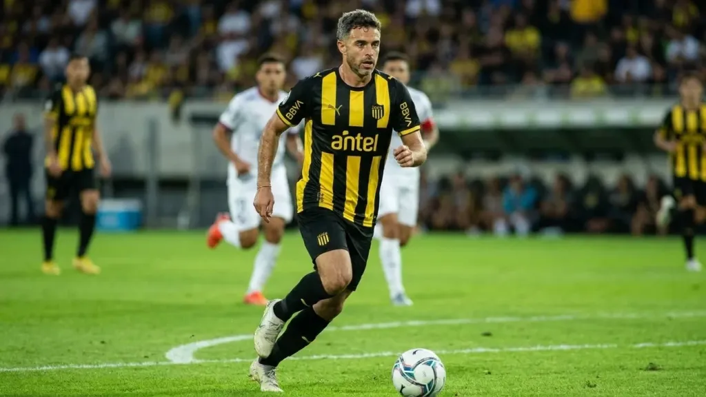 Lucas Hernández Is Now Peñarol's Most-Capped Active Player
