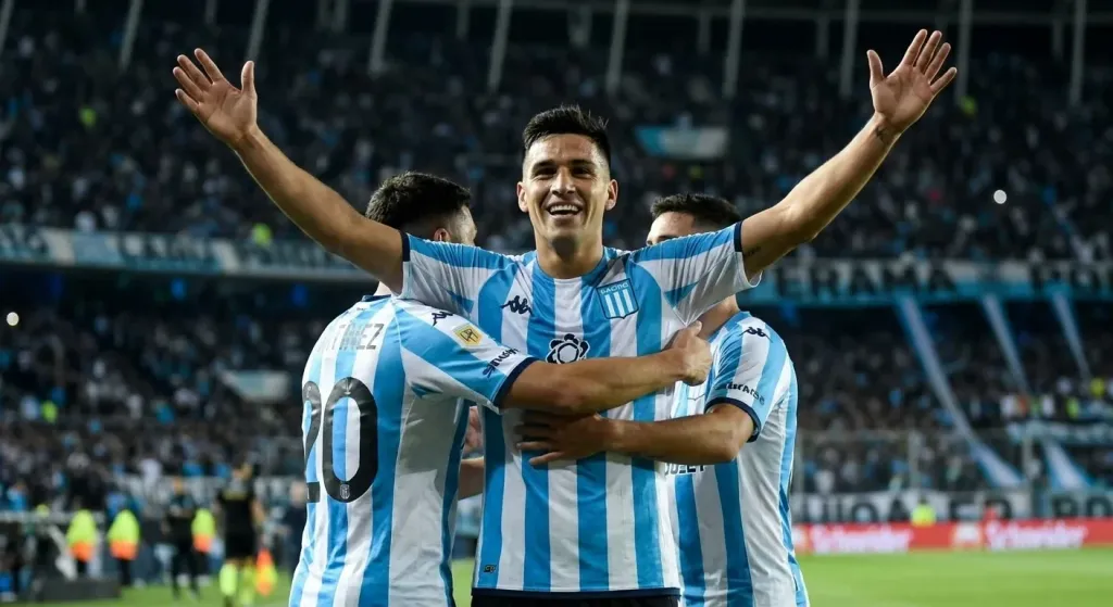 Adrián Martínez le marcó a Boca y ya es el segundo goleador de Racing en el siglo