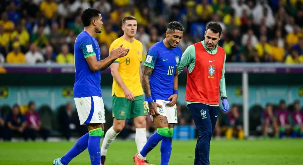 Raphinha Exits with Thigh Discomfort After Scoring Penalty for Brazil, Setting Off Alarm Bells at Barca