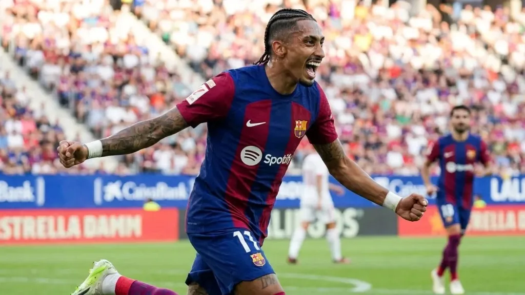 Raphinha mete 14 goles de 18 remates a puerta y es el máximo goleador de las grandes ligas, por delante de Mbappé y Haaland