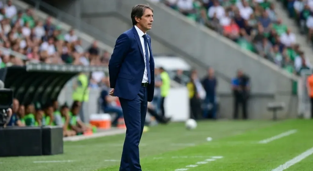 Cuatro pendientes de Almada para celebrar los 110 años del América