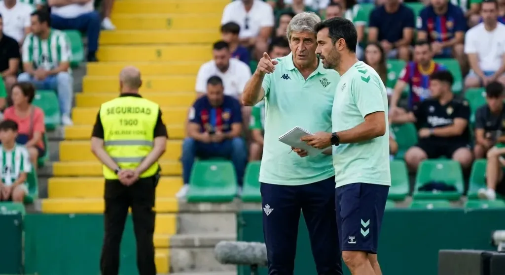 Pellegrini rotó de más pensando en el Feyenoord y el Betis pagó caro ante el Barcelona