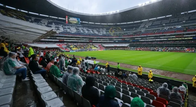México vs. Ecuador: retraso por tormenta en el Azteca