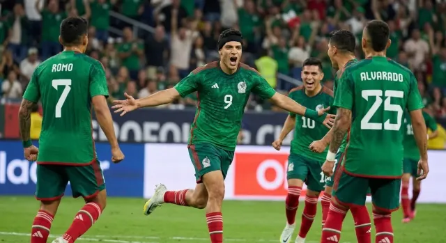 Jiménez hace historia: gol 70 de México en Mundiales