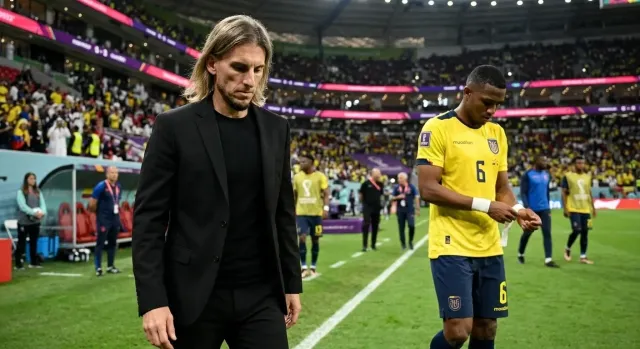 Beccacece renuncia como DT de Ecuador tras caer ante México