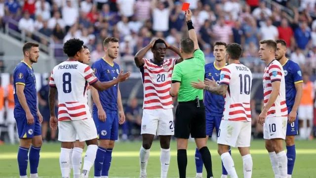 Balogun: gol y expulsión en el triunfo de EE.UU. ante Bosnia