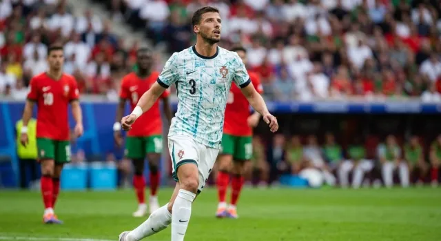 Dumfries al Real Madrid cierra una jornada de mercado agitada