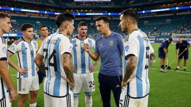 Scaloni repite la formula ganadora de Qatar tras caída ante Cabo Verde