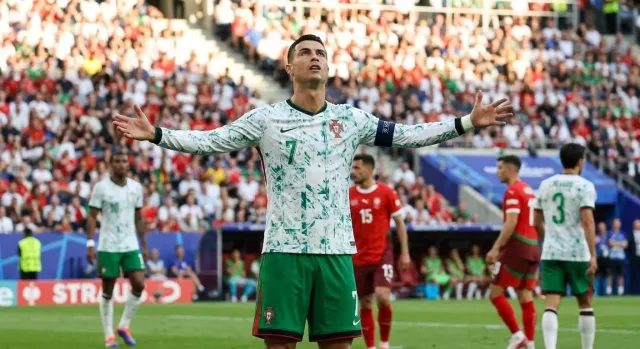 EE.UU. y Bélgica en octavos con Balogun de regreso