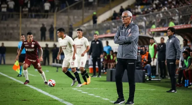 Universitario incompleta antes del Clausura