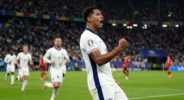 Bellingham ilumina a Inglaterra en el Azteca