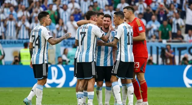 Argentina remonta 3-2 a Egipto en octavos del Mundial