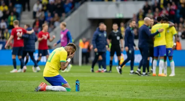 Brasil cae ante Noruega y se aleja del sexto título
