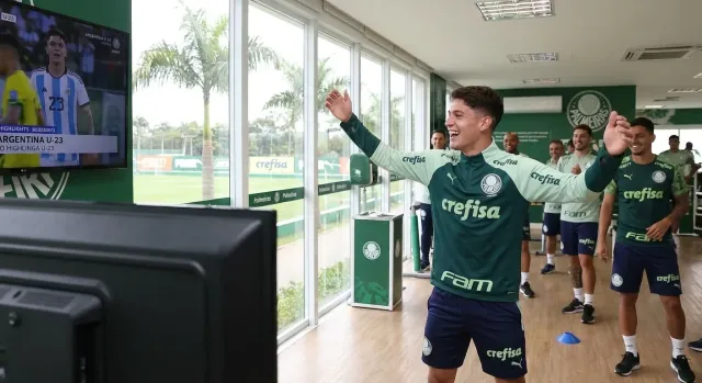 Giay celebra el triunfo de Argentina desde el Palmeiras