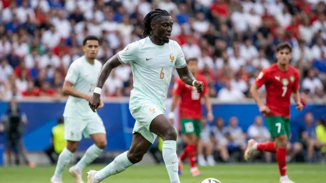 Manu Koné, el pilar del mediocampo francés en 2026