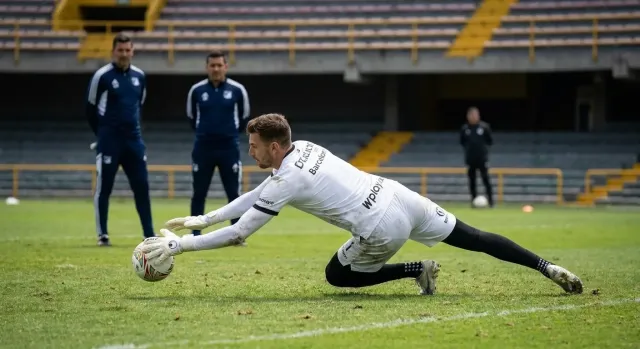 Millonarios renueva su portería con Javier Burrai