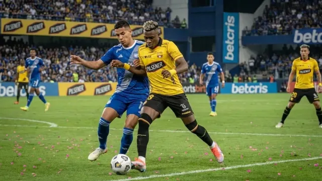 Emelec y Barcelona empatan sin goles