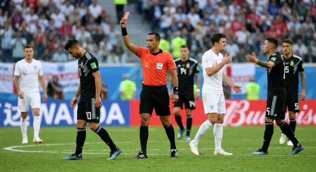 Elfath arbitrará Argentina vs Inglaterra en semifinal