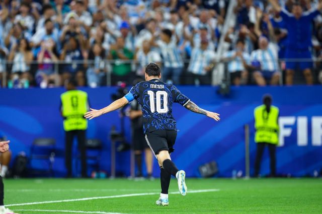 Argentina remonta ante Inglaterra y se cuela en final