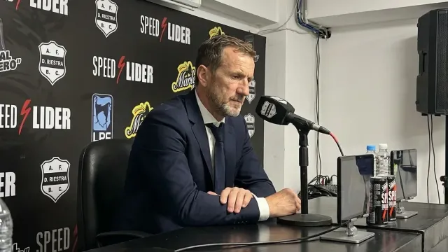 Arruabarrena asume responsabilidad tras caída ante Riestra