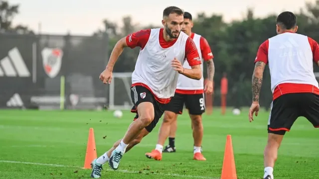 Otamendi podría lograr el retorno de Pezzella a River