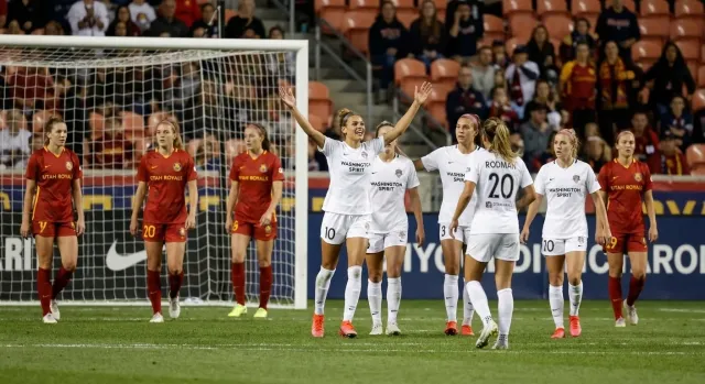 Spirit derrota a Utah 1-0 con tanto de Rodman
