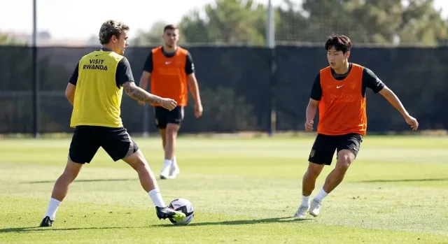 Atlético entrena en Corea con debut de Kang In Lee