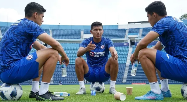 Cruz Azul acepta oferta de Al Jazira por Lira