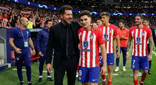 Simeone respalda mantener a Julián Álvarez en el Atlético