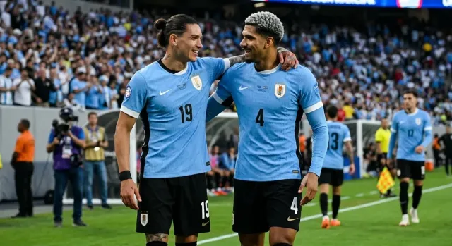 Núñez felicita a Araújo por su llegada al Liverpool